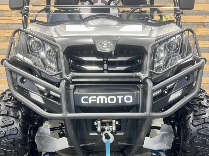2023 CF MOTO U-FORCE 800 LX EFI + 4X4 + EPS + SEULEMENT 1296 KM + GARANTIE MAI 2028 + CONDITION A1 