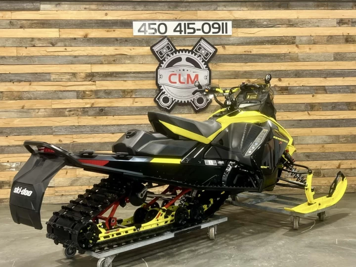 2022 BRP SKI-DOO RENEGADE X-RS 850 E-TEC 137''+ REV GEN4 + COULEUR RARE & CONDITION A1 