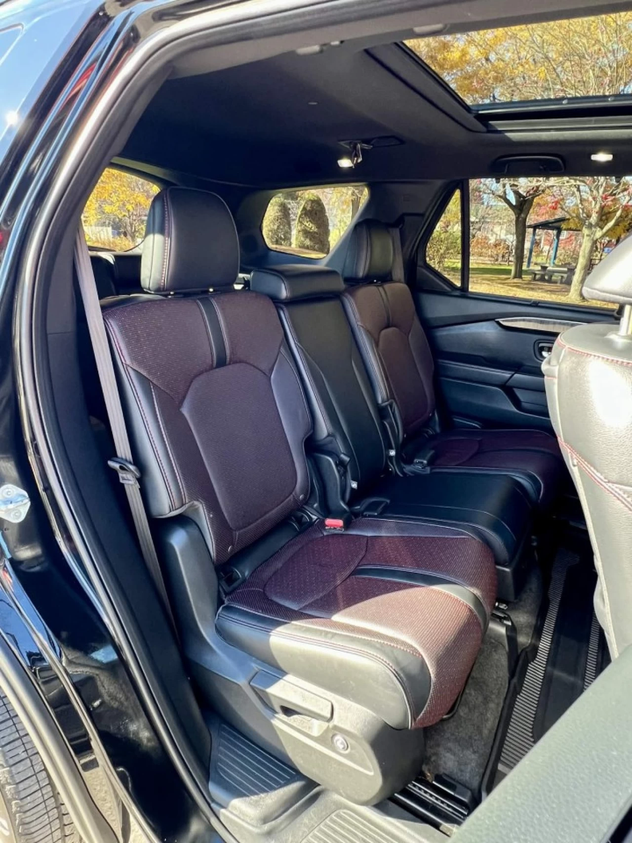 2023 HONDA PILOT BLACK EDITION AWD + V6 3.5L + SEULEMENT 34856 KM + GARANTIE  Main Image