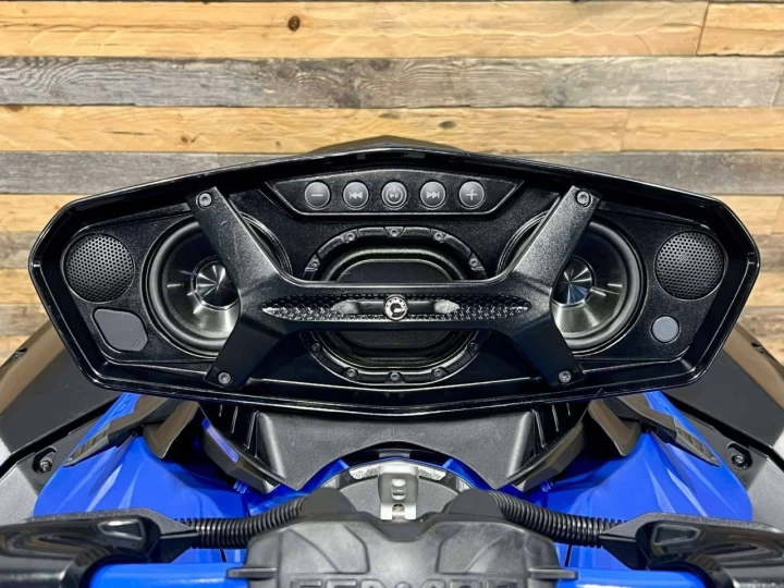 2023 BRP SEA-DOO SPARK TRIXX 3UP + IBR + VTS + AUDIO + SEULEMENT 10 HR 
