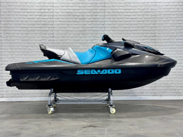 BRP SEA-DOO GTR 230 H.P + IBR + VTS + AUDIO PREMIUM + 3 PASSAGERS + SEULEMENT 4 HR + RARE & A1  2026