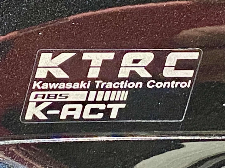 2015 KAWASAKI CONCOURS 14 ABS + SEULEMENT 32865 KM + SACCOCHE + PARE-BRISE GIVI 