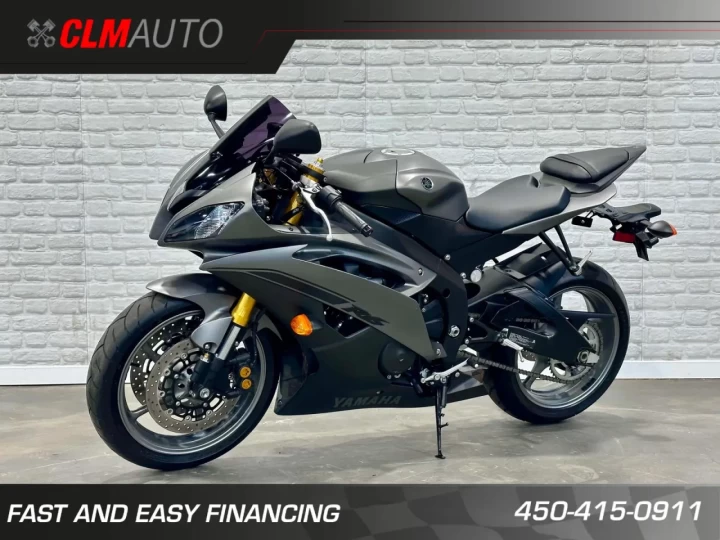 2014 YAMAHA YZF 600 EFI = R6 + SEULEMENT 1944 KM + RARE & A1 