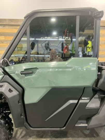 2024 BRP CAN-AM DEFENDER CAB HD-9 EFI + 4X4 + D.P.S + SEULEMENT 6972 KM + RARE & CONDITION A1 