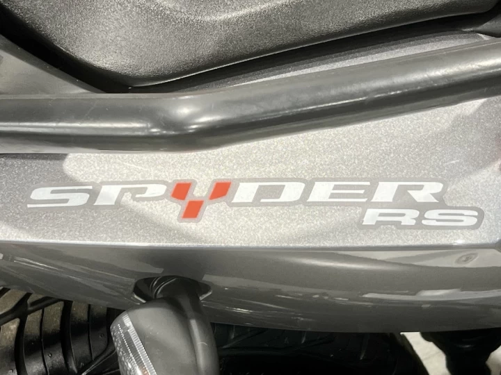 2013 BRP CAN-AM SPYDER RS-ROADSTER SM-5 (MANUELLE A CLUTCH) + SEULEMENT 30622 KM + PARE BRISE + DOSSIER + IMPECCABLE A1 