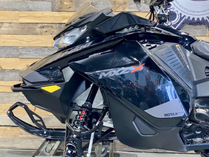 2021 BRP SKI-DOO MXZ-X 850 E-TEC 129'' / REV GEN4 / RAS X 