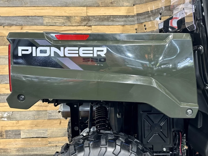 2026 HONDA PIONEER 520 4WD + CABINE FERMÉ + PLUSIEURS OPTIONS $$$ + RARE & A1 