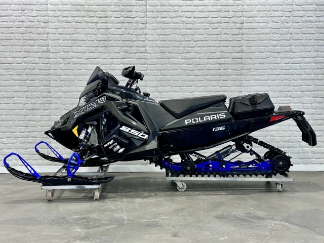 POLARIS INDY XCR 850 MATRYX 136'' + GPS 7'' + SEULEMENT 1740 KM + GARANTIE + RARE & A1  2024