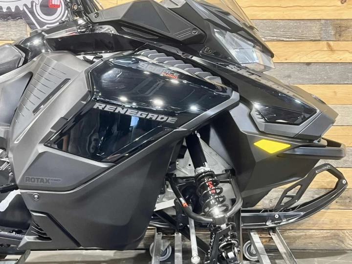 2022 BRP SKI-DOO RENEGADE ADRENALINE 900 ACE TURBO 130 H.P I.T.C 137''+ REV GEN4 + RAS X + CONDITION A1 