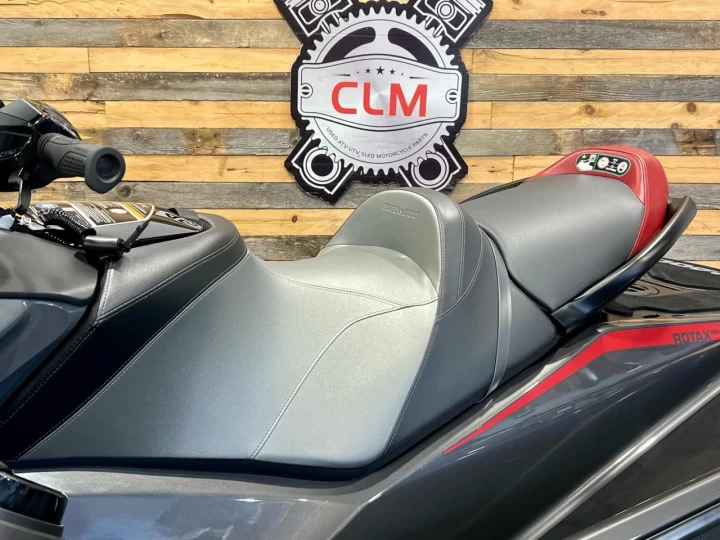 2026 BRP SEA-DOO GTR-X 300 HP + IBR + VTS + AUDIO PREMIUM + 3 PASSAGERS + 4 HR SEULEMENT + GARANTIE + RARE & A1 