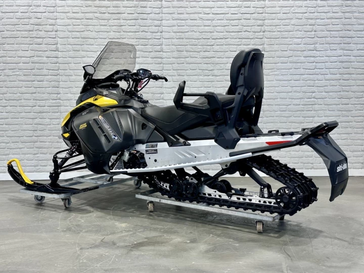 2026 BRP SKI-DOO GRAND TOURING SPORT 600 ACE EFI 137'' + SEULEMENT 1 KM + BANC PASSAGER + REV GEN5 + RARE & A1 