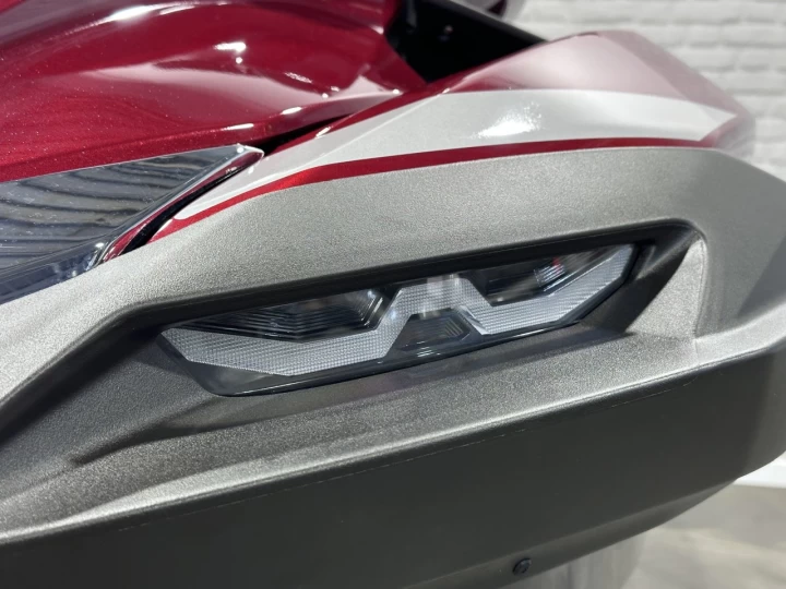 2026 KAWASAKI JET SKI ULTRA 310 LX +JETSOUND AUDIO + SEULEMENT 11 HR + 3 PASSAGERS + TOILE + RARE & A1 