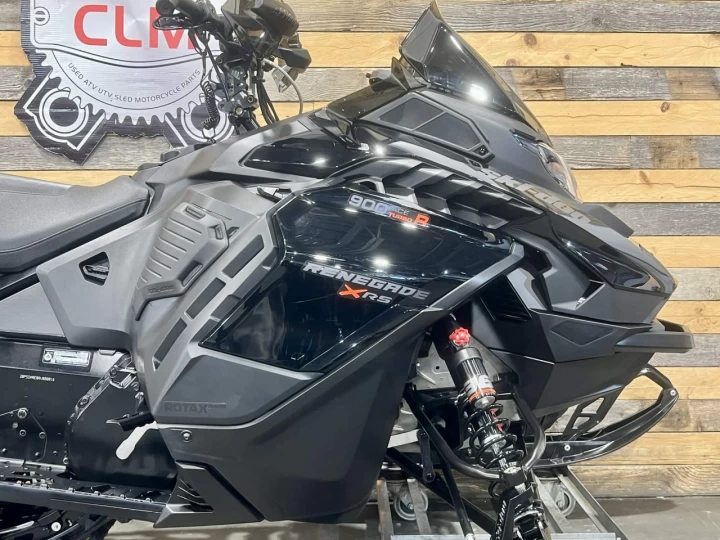 2024 BRP SKI-DOO RENEGADE X-RS 900 ACE TURBO ''R'' 180 HP + REV GEN5 + 9570 KM + SPORT & HAUTE PERFORMANCE + A1 