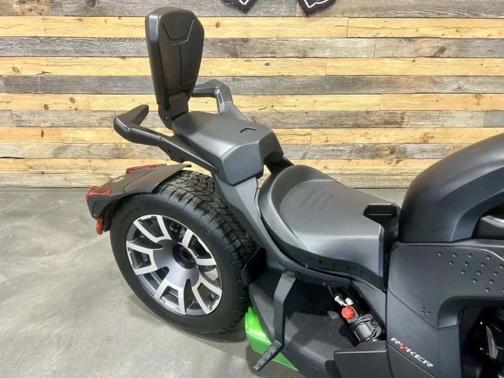 2019 BRP CAN-AM SPYDER / RYKER RALLY 900 ACE EFI + SEULEMENT 4995 KM + BEAUCOUP D'OPTIONS AJOUTER $$$ + CONDITION IMPECCABLE A1 