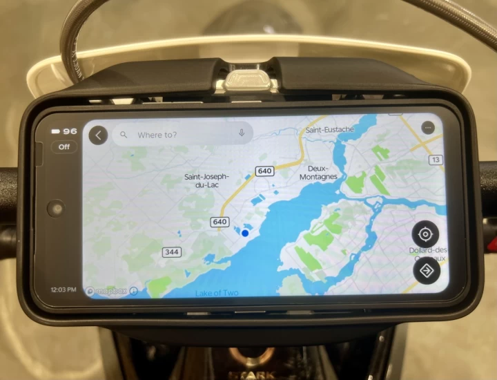 2026 STARK FUTURE VARG SM - SUPERMOTO 100% VE - ELECTRIQUE + MOTO LEGALE SUR ROUTE + 60 H.P @ 80 H.P + GARANTIE DE 2 ANS + RARE 