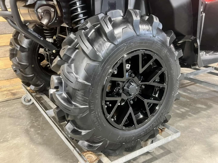 2024 BRP CAN-AM OUTLANDER X-MR 700 EFI + 4X4 + DPS + SEULEMENT 1618 KM + TREUIL X-BULL 4500 LBS 