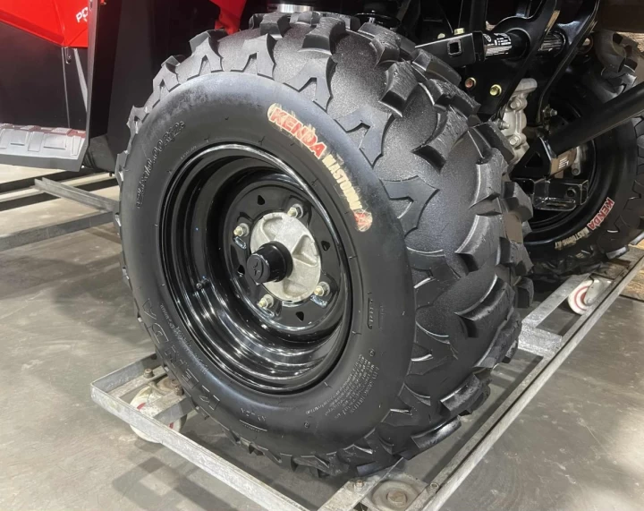 2021 POLARIS SPORTSMAN 570 EFI + E.P.S + 4X4 + TREUIL + PARE CHOC HD AVANT & ARRIERE + SEULEMENT 2012 KM 
