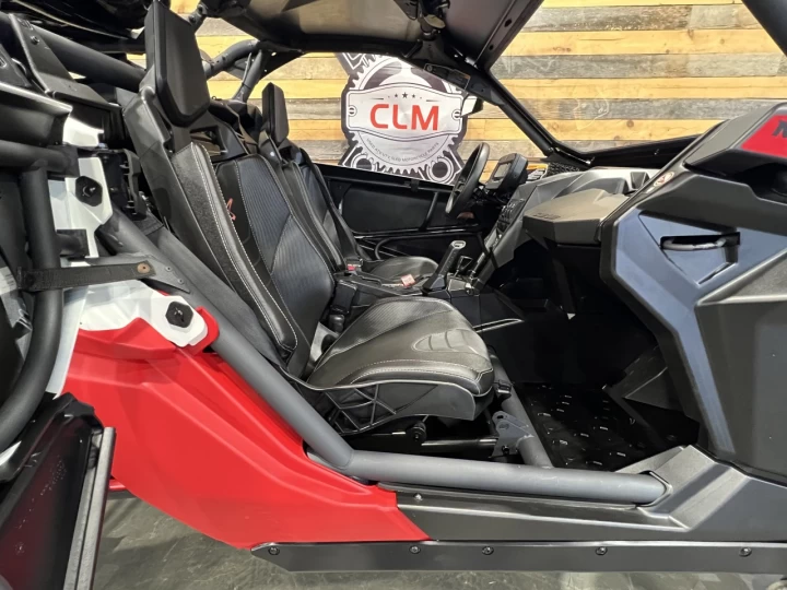 2024 BRP CAN-AM MAVERICK X3 X-RC TURBO ''RR'' 200 H.P + DPS + 4WD + 64'' + FOX + SEULEMENT 3784 KM + RARE & A1 