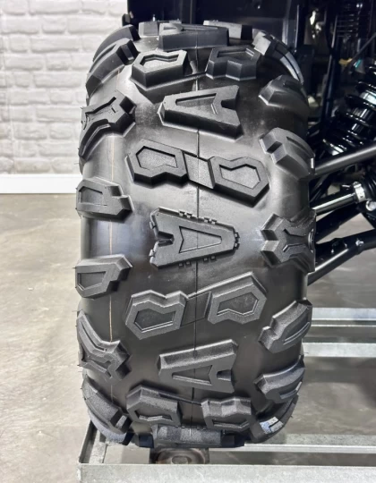 2025 CF MOTO C-FORCE 600 EFI TOURING + EPS + 4WD + SEULEMENT 136 KM + GARANTIE 2030 + RARE & IMPECCABLE A1 