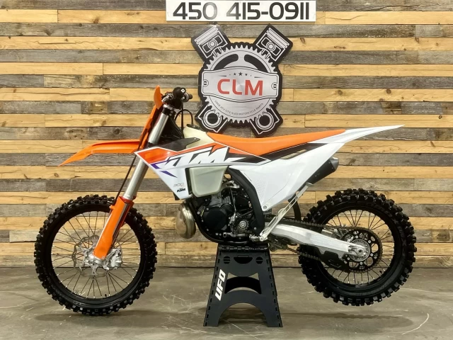 KTM 300 XC EFI + SEULEMENT 41 HR + 2 TEMPS + DEMARREUR ELECTRIQUE + RARE & CONDITION A1  2023