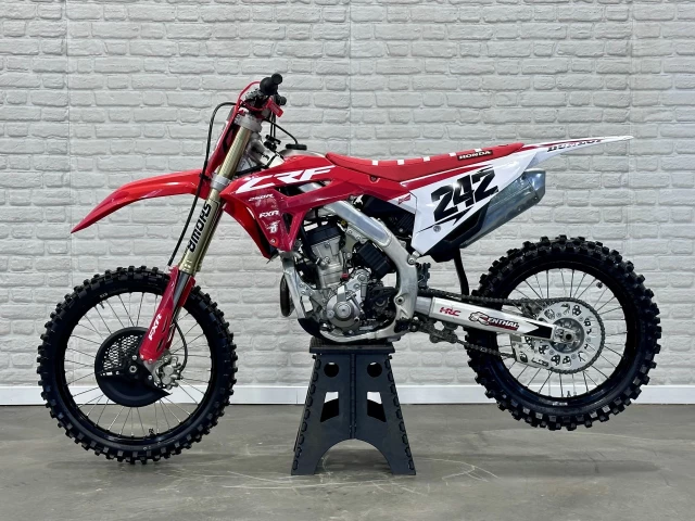HONDA CRF 250R PGM-FI + 4 TEMPS + SEULEMENT 52.5 HEURES + RARE & A1  2024