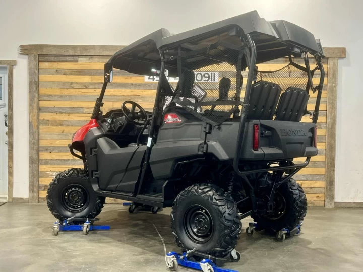 2014 HONDA PIONEER-4 700 EFI 4X4 + 4 PASSAGERS + 11019 KM 