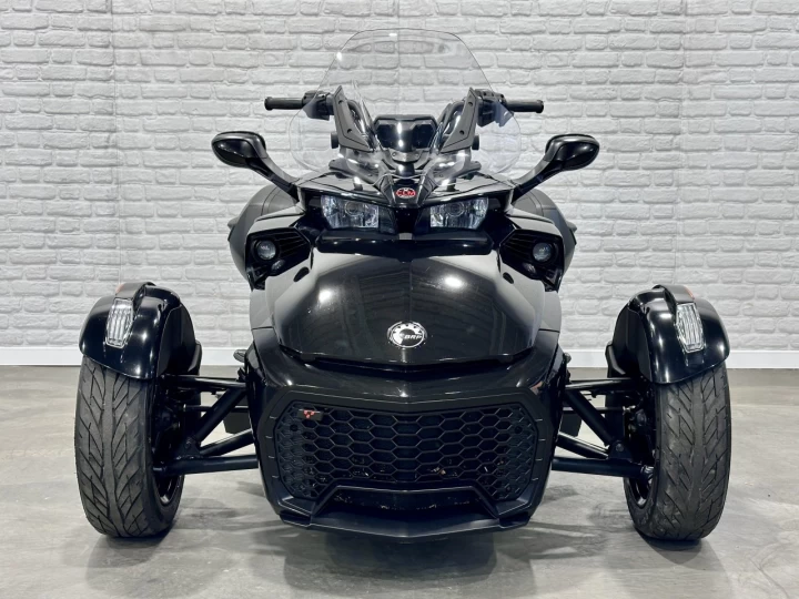 2023 BRP CAN-AM SPYDER F3 SE-6 = SEMI-AUTOMATIQUE + ROTAX 1330 ACE EFI + SEULEMENT 18205 KM + TOUT NOIR + RARE & A1 