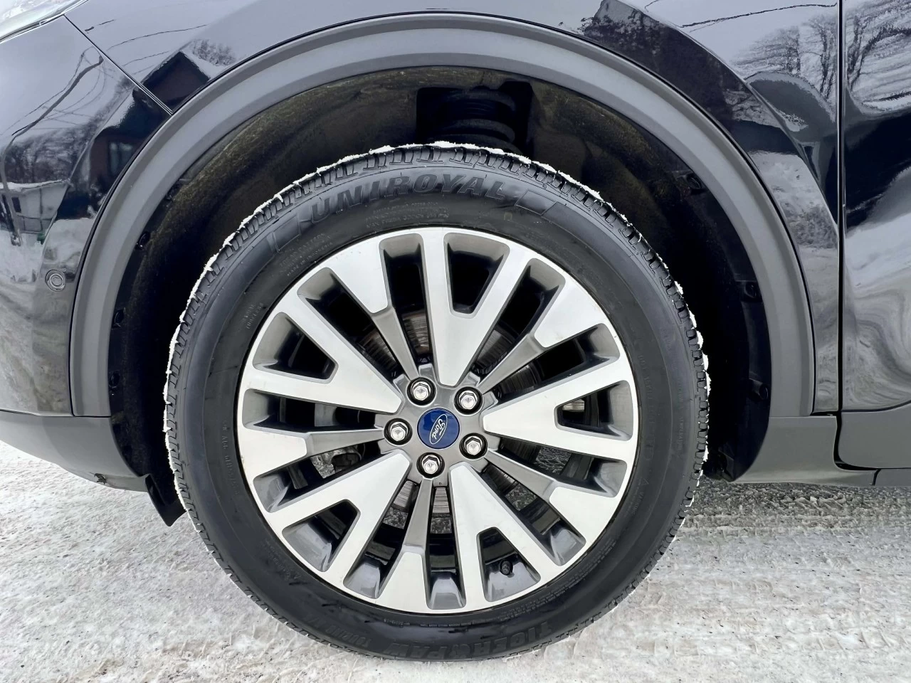 2020 FORD ESCAPE TITANIUM HYBRIDE AWD + 91150 KM + MODELE LUXUEUX & TOUTE ÉQUIPÉE  Image principale