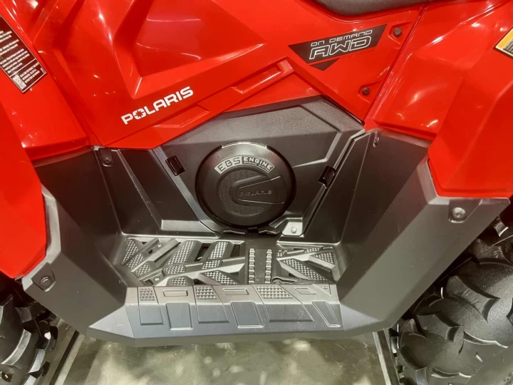 2021 POLARIS SPORTSMAN 570 EFI + E.P.S + 4X4 + TREUIL + PARE CHOC HD AVANT & ARRIERE + SEULEMENT 2012 KM 