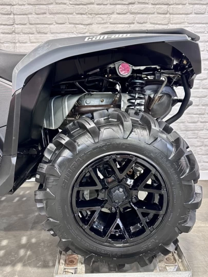 2026 BRP CAN-AM OUTLANDER X-MR 700 EFI + 4WD + DPS + SEULEMENT 815 KM + GARANTIE B.E.S.T 2030 + RARE & A1 