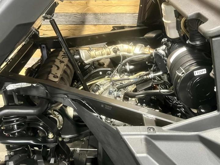 2018 BRP CAN-AM DEFENDER HD-5 + D.P.S + 4X4 + MAGS + 3 PASSAGERS + 15310 KM 