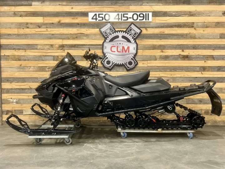 2024 BRP SKI-DOO RENEGADE X-RS 900 ACE TURBO ''R'' 180 HP + REV GEN5 + 9570 KM + SPORT & HAUTE PERFORMANCE + A1 