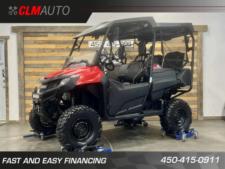 2014 HONDA PIONEER-4 700 EFI 4X4 + 4 PASSAGERS + 11019 KM 