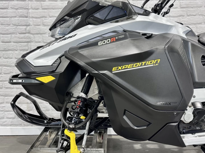 2025 BRP SKI-DOO EXPEDITION L.E 600R E-TEC WT-WIDE TRACK 154'' X 20'' + 740 KM + BANC PASSAGER + RARE & A1 