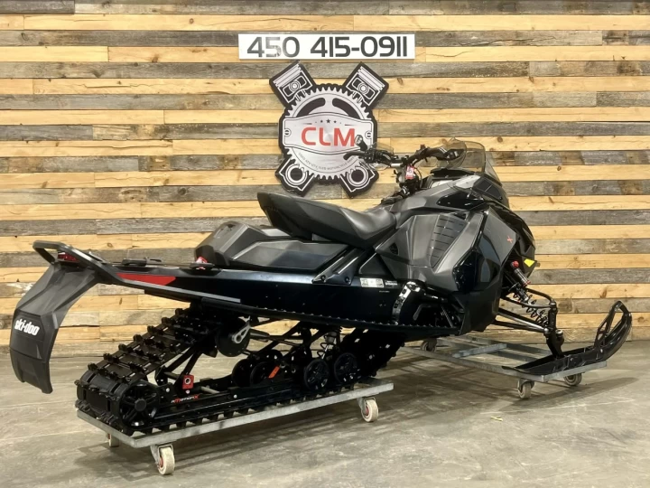 2023 BRP SKI-DOO RENEGADE X 850 E-TEC 137'' + REV GEN5 + SEULEMENT 5718 KM + CONDITION A1 