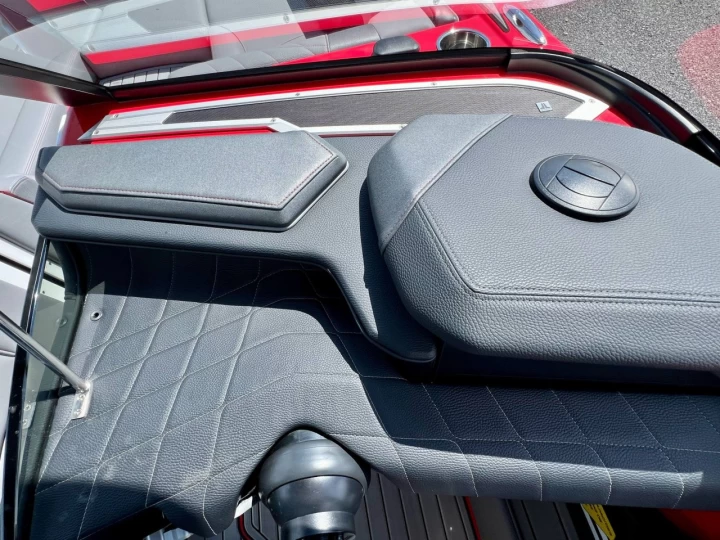 2022 SUPER AIR NAUTIQUE G23 + TOUTES OPTIONS $$$ + REMORQUE DLX + SEULEMENT 105 HR 