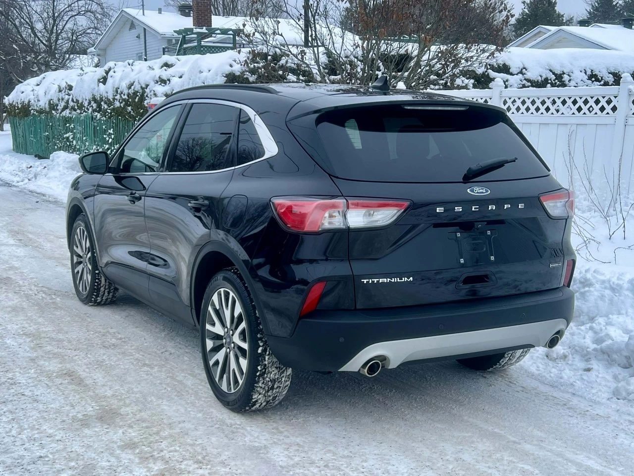 2020 FORD ESCAPE TITANIUM HYBRIDE AWD + 91150 KM + MODELE LUXUEUX & TOUTE ÉQUIPÉE  Image principale