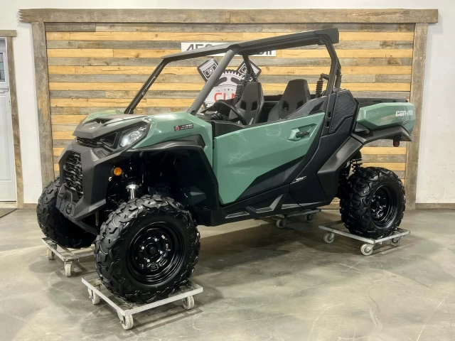 BRP CAN-AM COMMANDER 700 EFI + 4X4 + DPS + BAS KM + 2 X EN INVEMTAIRE  2025