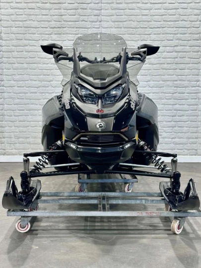 2026 BRP SKI-DOO RENEGADE ENDURO 900 ACE EFI 137'' + ECRAN 10'' + SUSPENSION A AIR + BAS KM + RARE & A1 