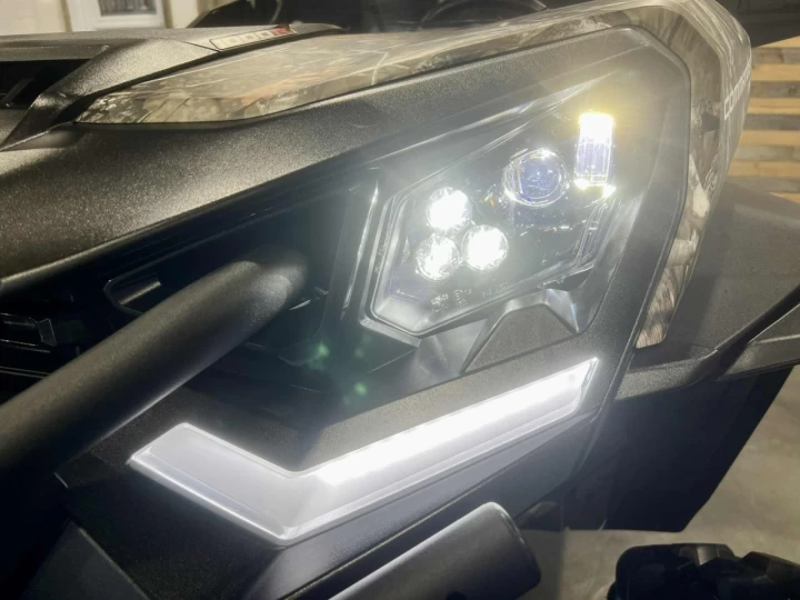 2023 BRP CAN-AM COMMANDER MAX CREW 1000R EFI + 4X4 + DPS + SEULEMENT 154 KM / 17 HR + 4 PASSAGERS + RARE & A1 