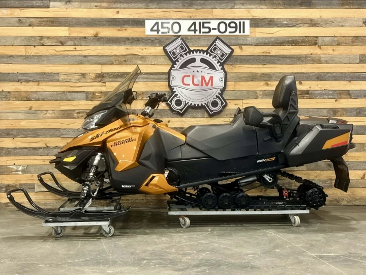 2018 BRP SKI-DOO GRAND TOURING S.E 1200 EFI 4-TEC 137'' + SUSPENSION A AIR + SEULEMENT 6935 KM + RARE & A1 