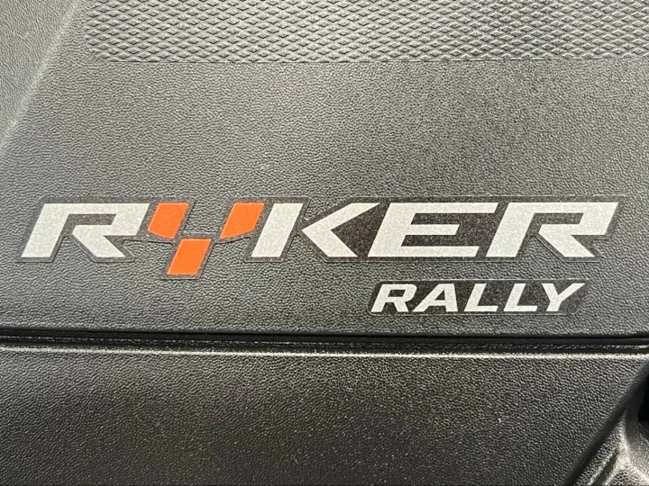 2022 BRP CAN-AM RYKER RALLY 900 + BANC PASSAGER & DOSSIER + PARE-BRISE + AKRAPOVIC + 4385 KM 