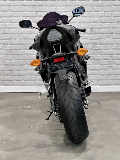 2014 YAMAHA YZF 600 EFI = R6 + SEULEMENT 1944 KM + RARE & A1 