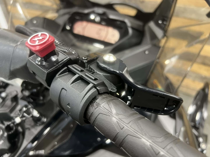 2023 BRP SKI-DOO GRAND TOURING LIMITED 900 ACE EFI + ITC + 137'' QUIET DRIVE + SUSPENSION A AIR _ BAS KM 6805 KM 