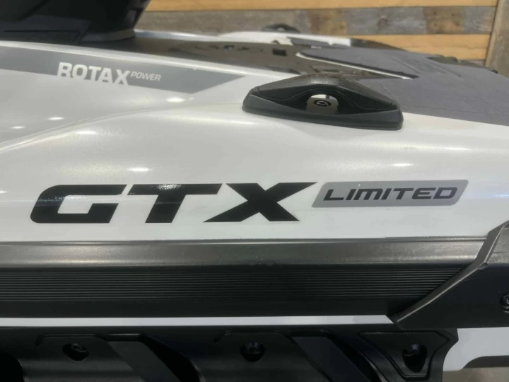 2026 BRP SEA-DOO GTX LIMITED 325 H.P + IBR + VTS + IDF + ECRAN 10'' + AUDIO PREMIUM + 3 PASSAGERS + RARE & A1 