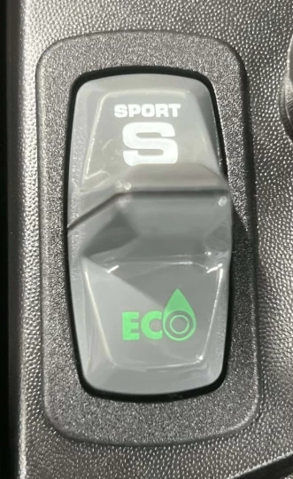 2023 BRP SKI-DOO GRAND TOURING LIMITED 900 ACE EFI + ITC + 137'' QUIET DRIVE + SUSPENSION A AIR _ BAS KM 6805 KM 