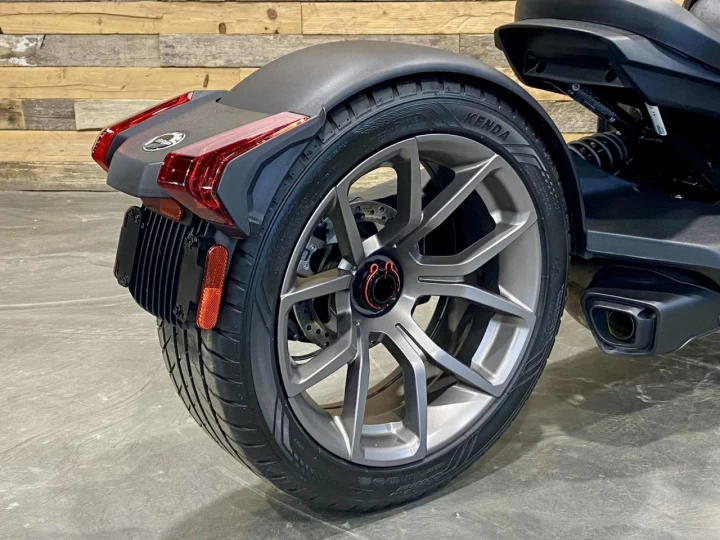 2024 BRP CAN-AM RYKER 900 ACE EFI AVEC GARANTIE B.E.S.T MARS 2027 