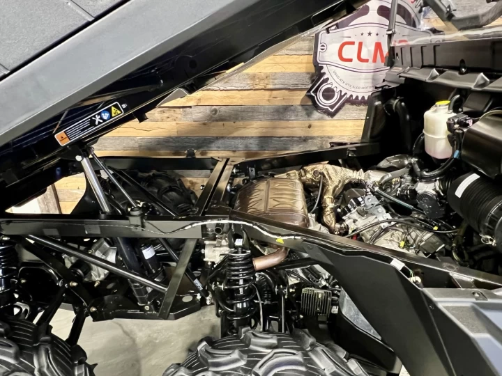 2022 BRP CAN-AM DEFENDER HD-10 + DPS + 6X6 + SEULEMENT 2556 KM + ULTRA RARE & A1 