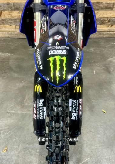 2024 YAMAHA YZ 450F EFI + 4 TEMPS + SEULEMENT 25 HR + LOOK UNIQUE & CONDITION A1 