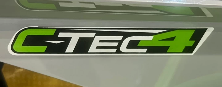 2018 ARCTIC CAT XF 7000 CROSSTREK 137'' + C-TEC4 + 18255 KM + ROLLERSKI + MODELE RARE & CONDITION A1 